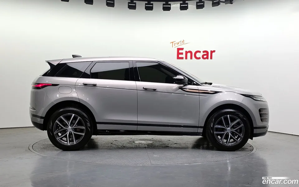 Land Rover Range Rover Evoque P250 SE 2025 — миниатюра 2