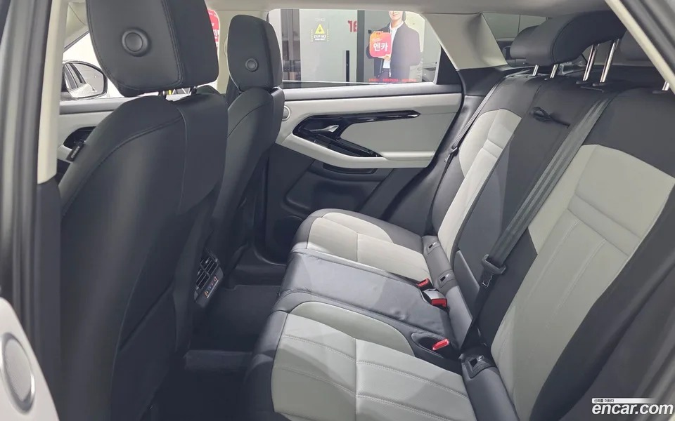 Land Rover Range Rover Evoque P250 SE 2025 — миниатюра 4