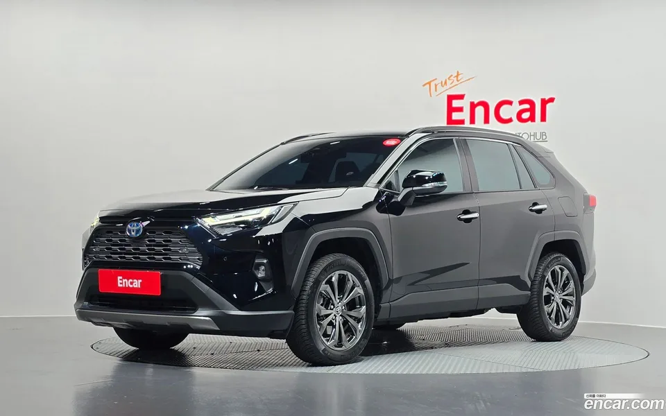 Toyota RAV4 2.5 4WD LTD 2023 — фото 1, купить с доставкой в Москву