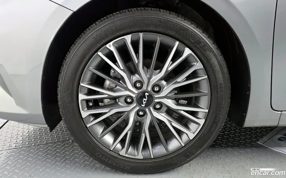 Kia K3 1.6 2023 — миниатюра 2