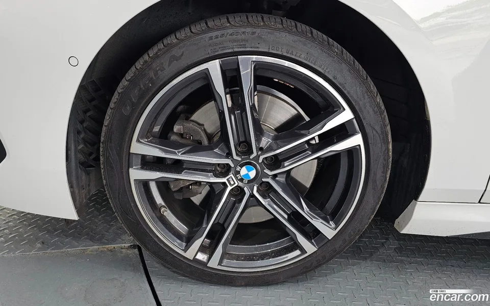 BMW 2 Series Gran Coupe 220i M 2022 — миниатюра 5