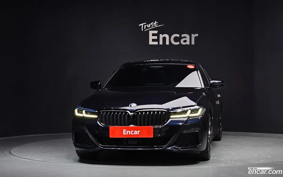 BMW 5 Series 530i xDrive M 2023 — миниатюра 3