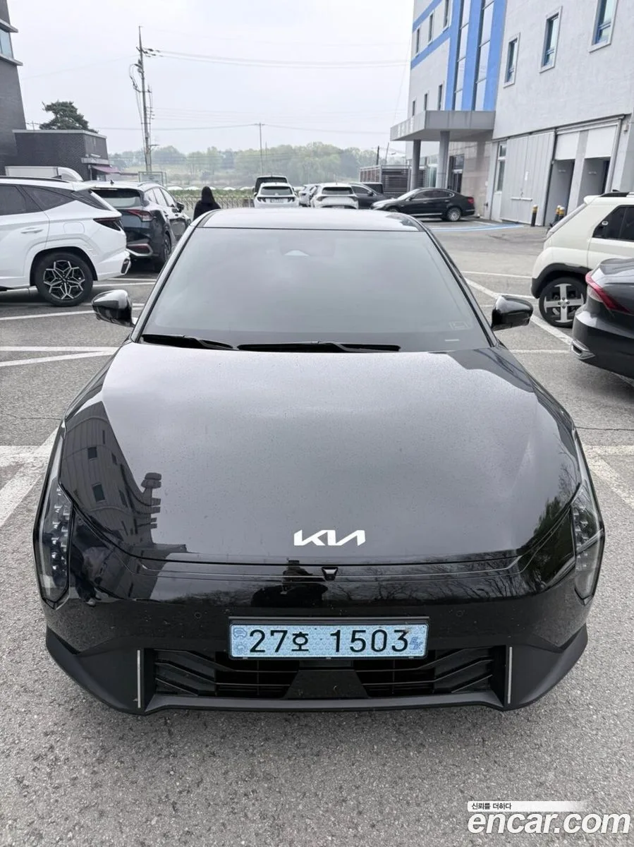 Kia EV4 2WD 2026 — фото 1, купить с доставкой в Москву