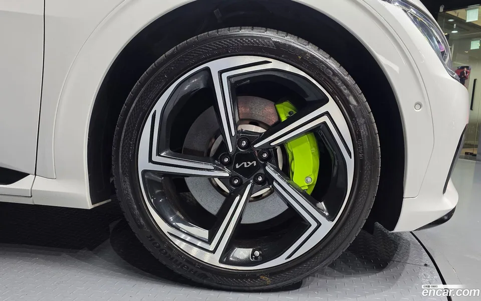 Kia EV6 GT 4WD 2023 — миниатюра 5