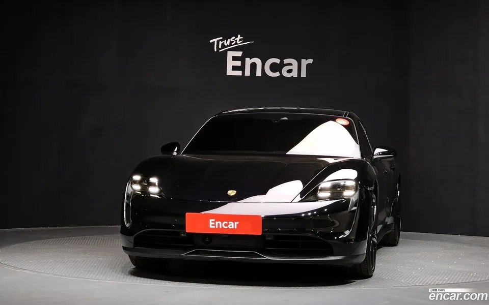 Porsche Taycan 2023 — миниатюра 3