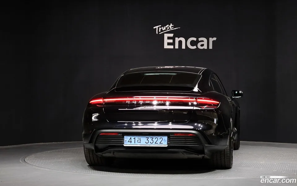 Porsche Taycan 2023 — миниатюра 4