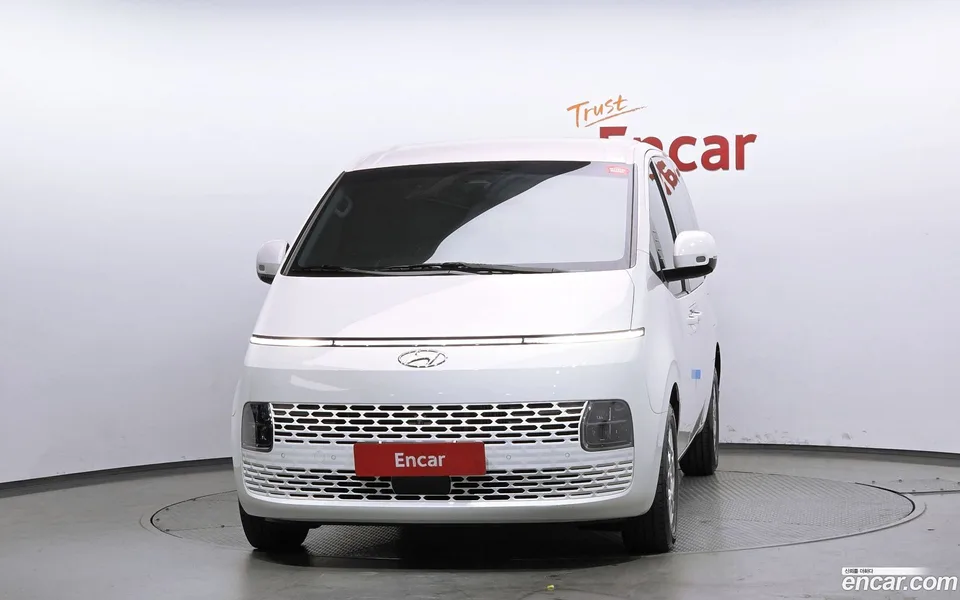 Hyundai Staria 3 2023 — миниатюра 3