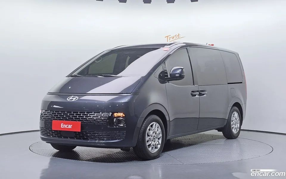 Hyundai Staria HEV 1.6 11 2024 — фото 1, купить с доставкой в Москву