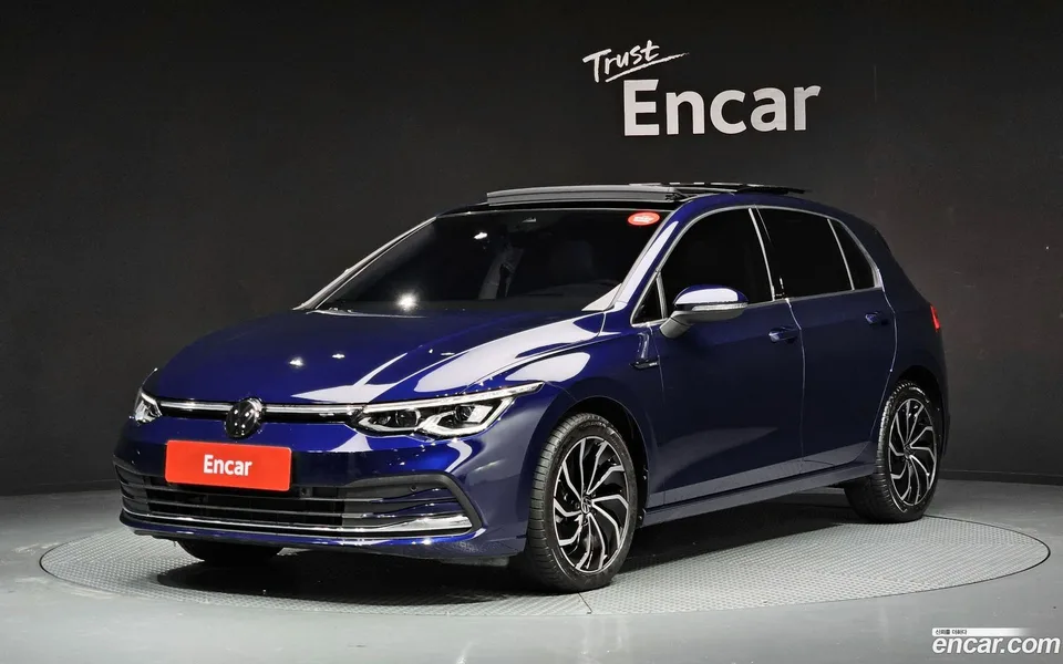Volkswagen Golf 2.0 TDI 2023 — фото 1, купить с доставкой в Москву