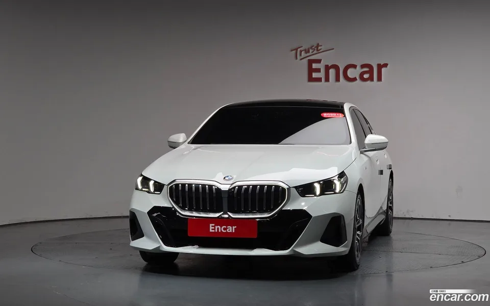 BMW 5 Series 520i M 2024 — миниатюра 3