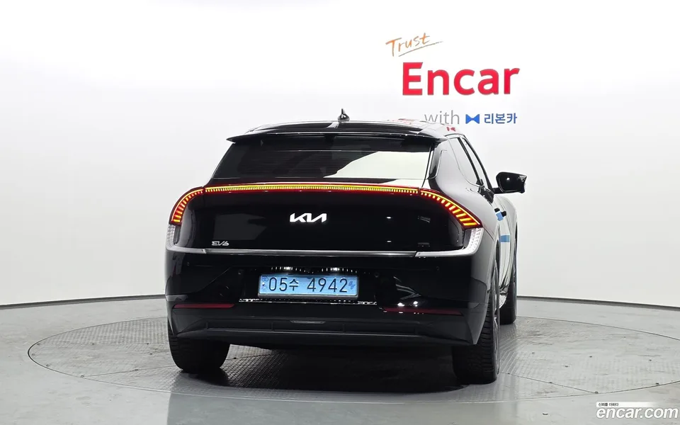 Kia EV6 2023 — миниатюра 4
