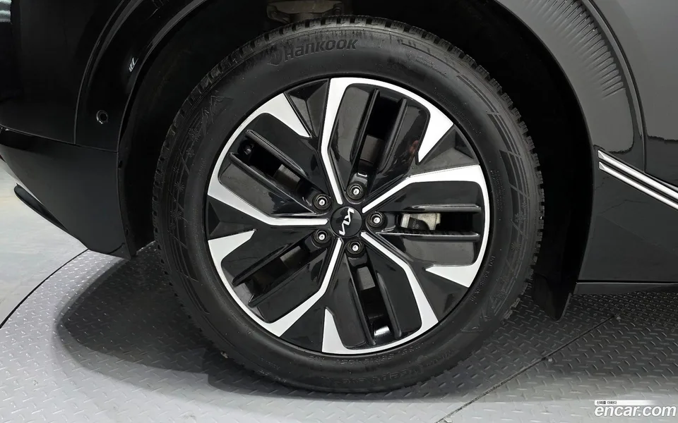 Kia EV6 2023 — миниатюра 5
