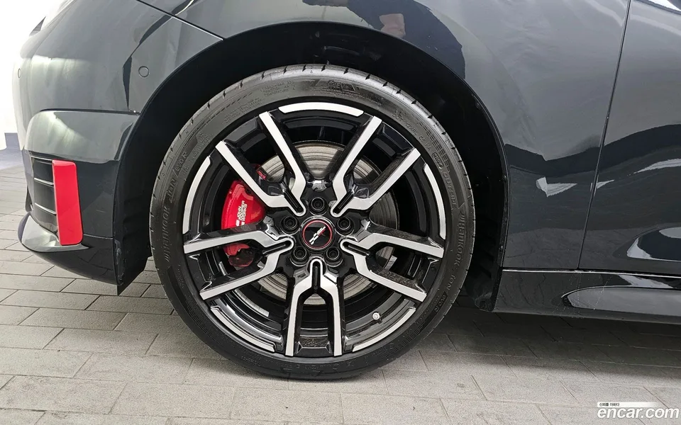 MINI Cooper Electric JCW 2025 — миниатюра 5