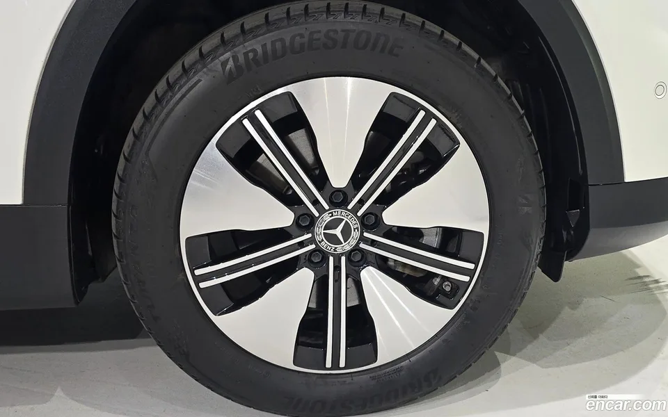 Mercedes-Benz EQB EQB300 4MATIC 2023 — миниатюра 5