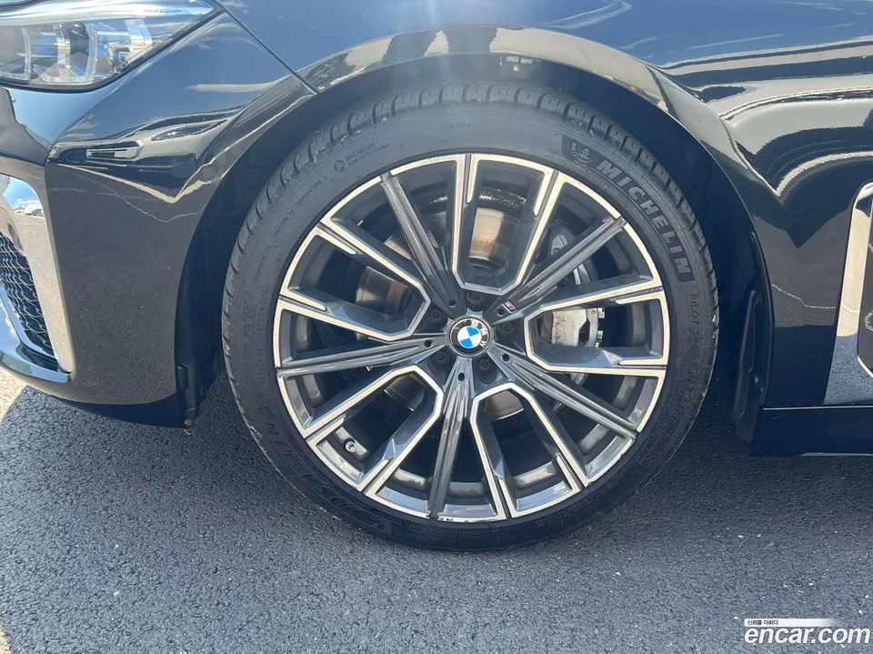 BMW 7 Series 740Li xDrive M 2022 — миниатюра 2