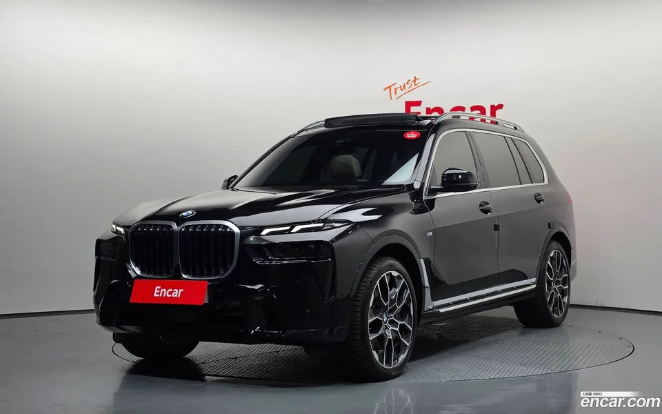 BMW X7 xDrive 40i M 6 2023 — фото 1, купить с доставкой в Москву