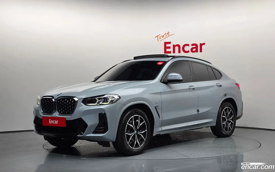 BMW X4 xDrive20i M 2023 — фото 1, купить с доставкой в Москву