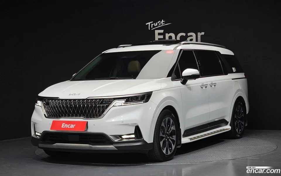 Kia Carnival 7 2023 — фото 1, купить с доставкой в Москву