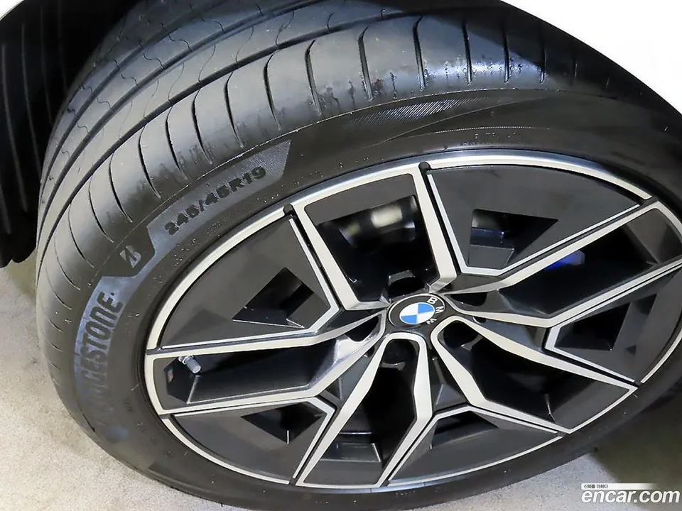 BMW 5 Series 520i M 2025 — миниатюра 2
