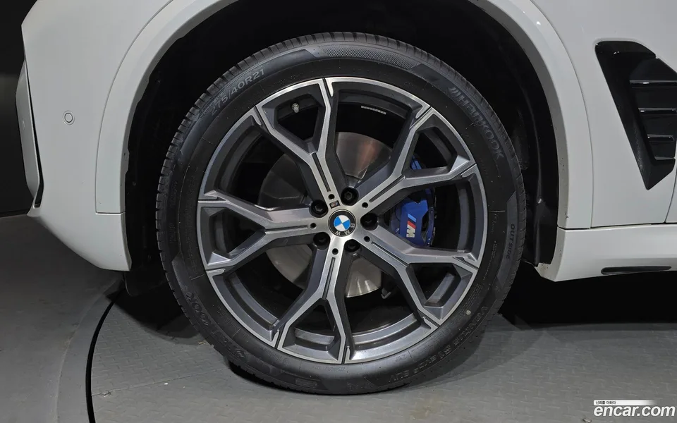 BMW X5 xDrive 40i M 2025 — миниатюра 5