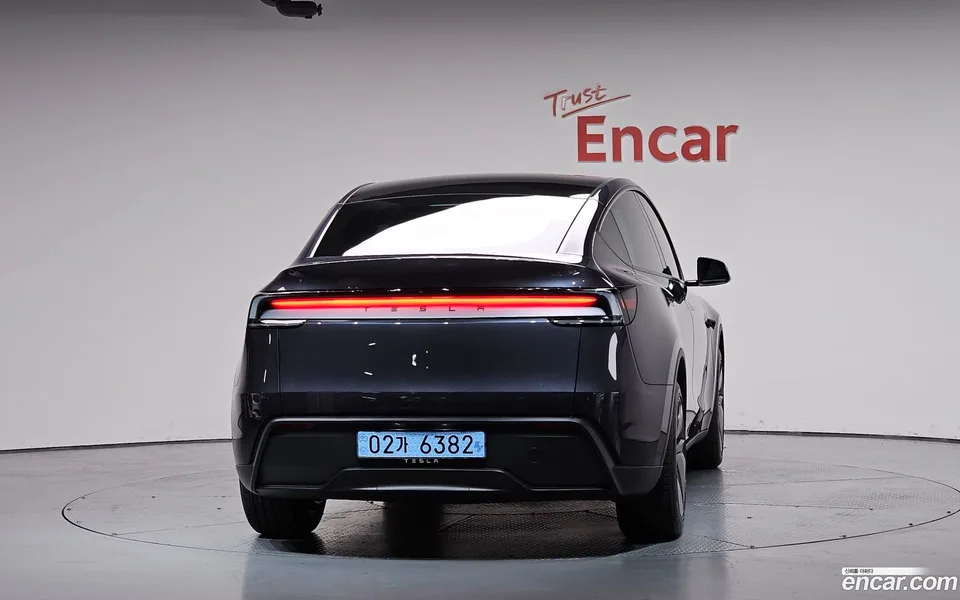 Tesla Model Y RWD 2026 — миниатюра 4