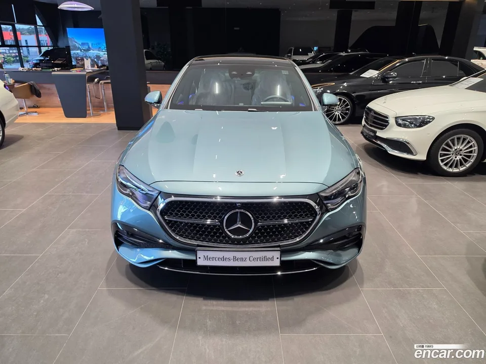 Mercedes-Benz E-Class E300 4MATIC AMG Line 2025 — миниатюра 3
