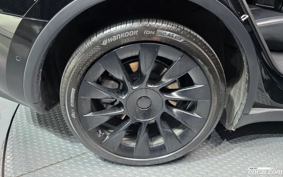 Tesla Model Y AWD 2022 — миниатюра 5