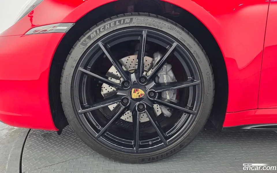 Porsche 911 (992) 2024 — миниатюра 5