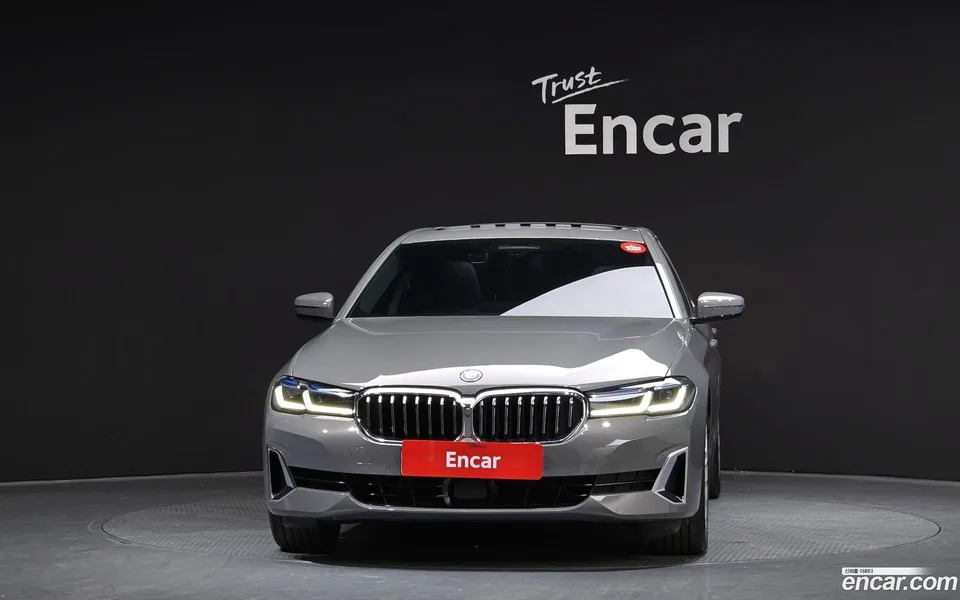 BMW 5 Series 530e 2022 — миниатюра 3