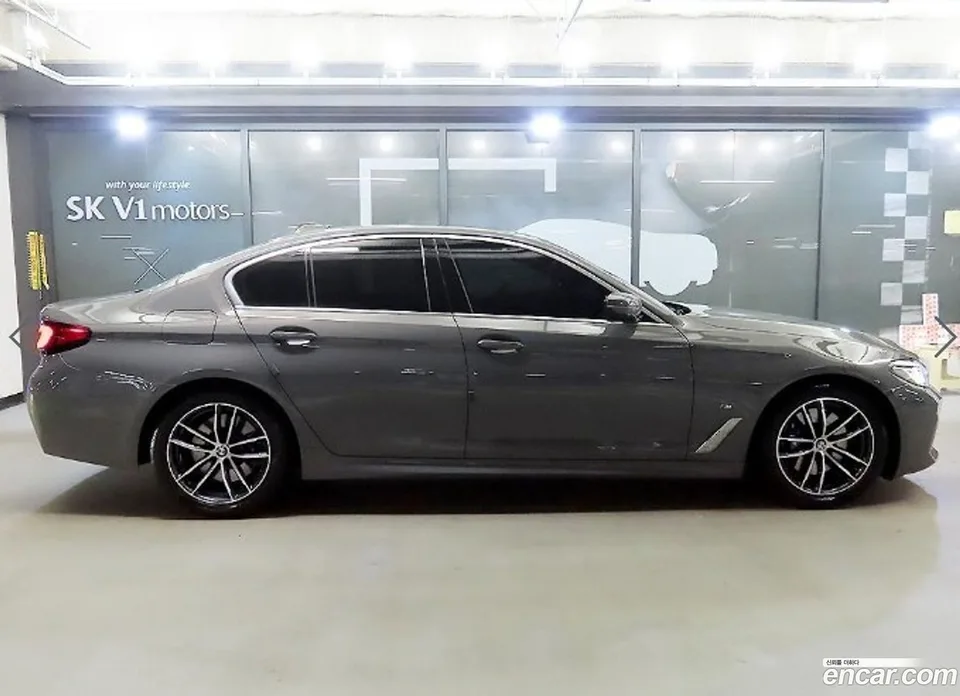 BMW 5 Series 520i M 2022 — миниатюра 3