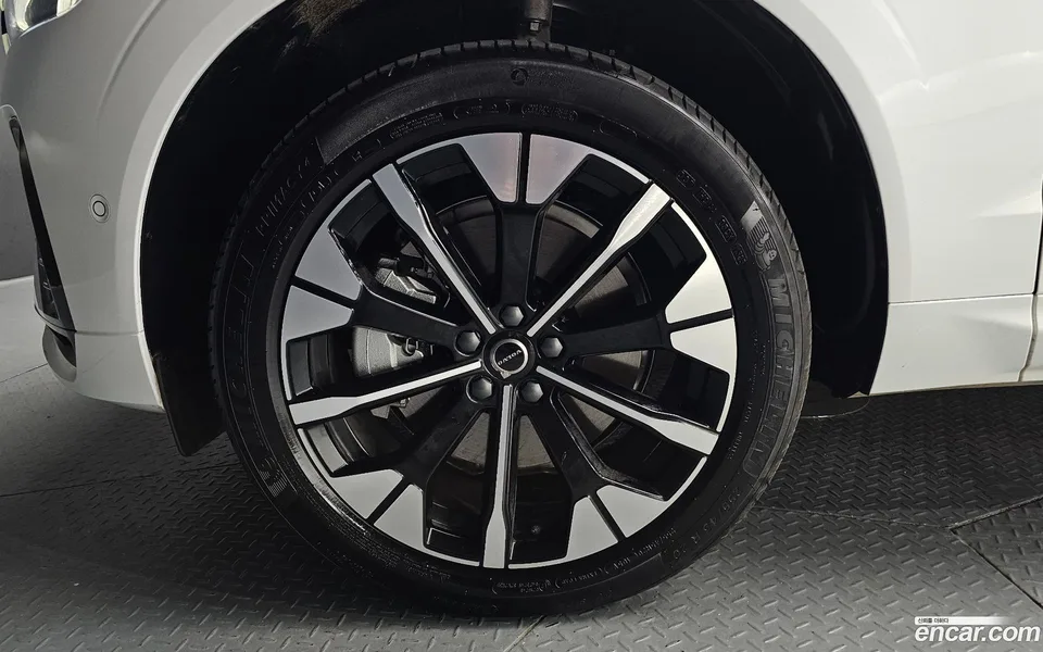 Volvo XC60 B5 2025 — миниатюра 2