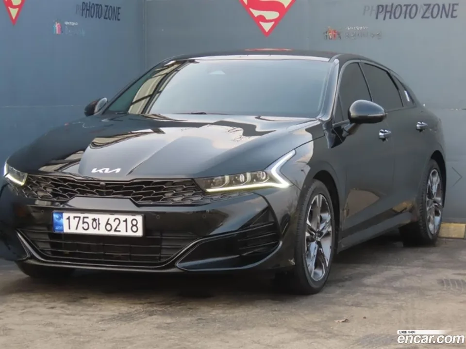 Kia K 5 2.0 2023 — фото 1, купить с доставкой в Москву