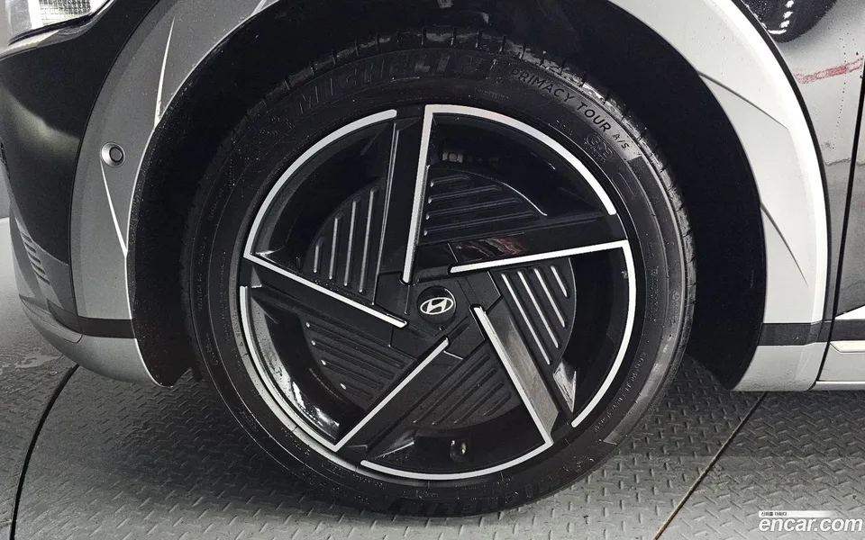 Hyundai Ioniq 5 2025 — миниатюра 2