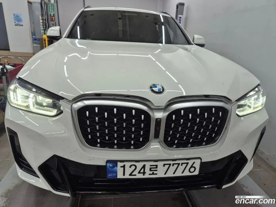 BMW X4 xDrive20i M 2023 — фото 1, купить с доставкой в Москву