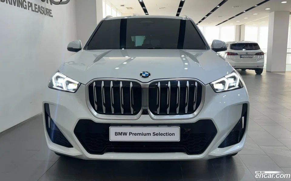 BMW X1 sDrive 20i M 2023 — миниатюра 3