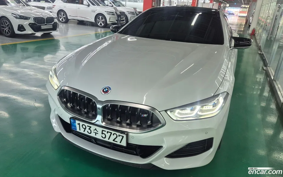 BMW 8 Series M850i xDrive 2022 — фото 1, купить с доставкой в Москву