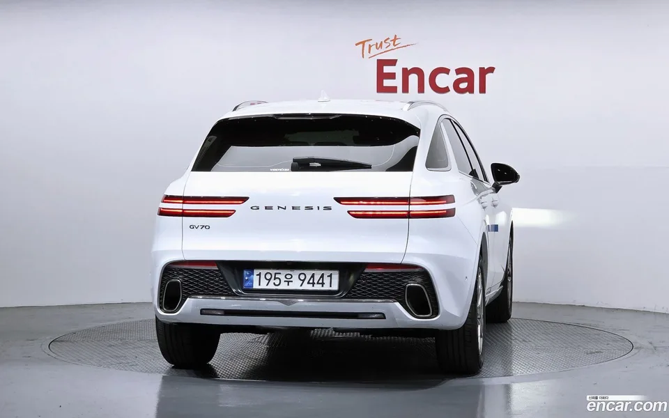 Genesis GV70 2.5T 2WD 2022 — миниатюра 4
