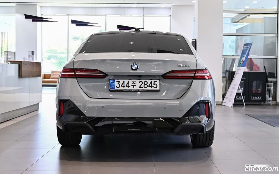 BMW 5 Series 523d M 2025 — миниатюра 4