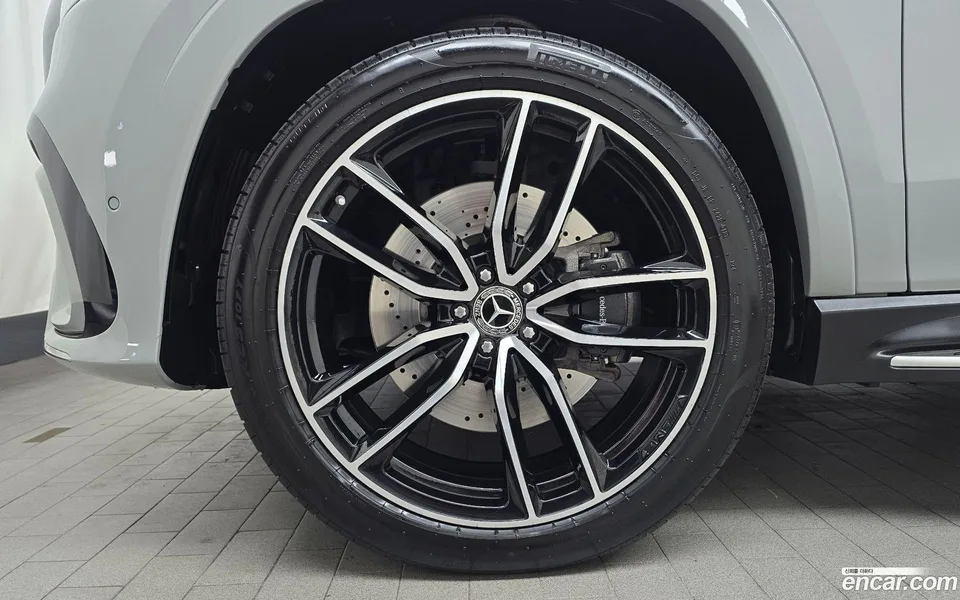 Mercedes-Benz GLS-Class GLS580 4MATIC 2024 — миниатюра 5