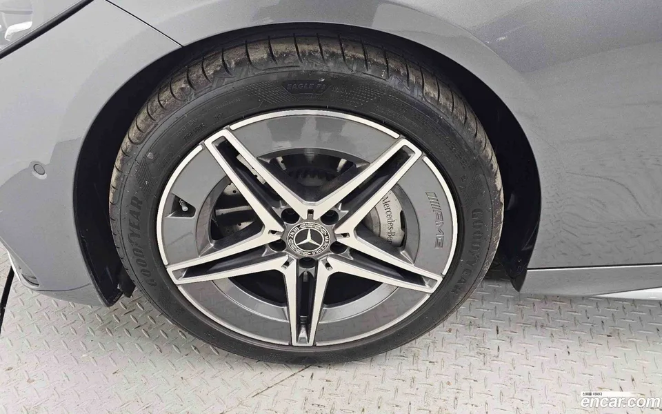 Mercedes-Benz C-Class C200 AMG Line 2025 — миниатюра 2