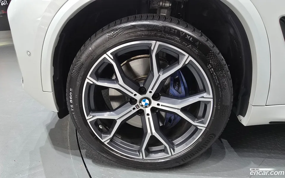 BMW X5 xDrive 40i M 2025 — миниатюра 5