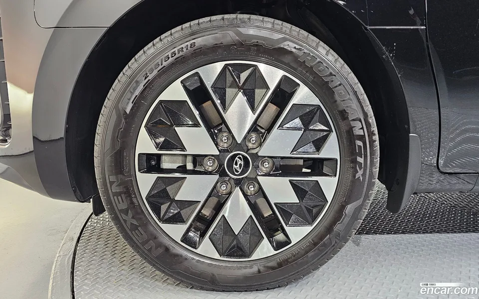 Hyundai Staria 4WD 7 2023 — миниатюра 2