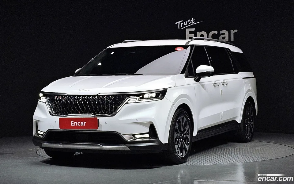 Kia Carnival 9 2023 — фото 1, купить с доставкой в Москву