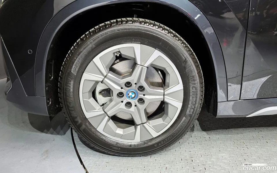 BMW iX1 xDrive 30 xLine 2024 — миниатюра 2
