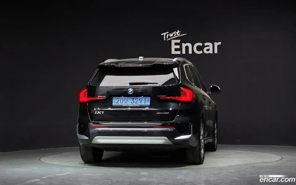 BMW iX1 xDrive 30 xLine 2024 — миниатюра 4