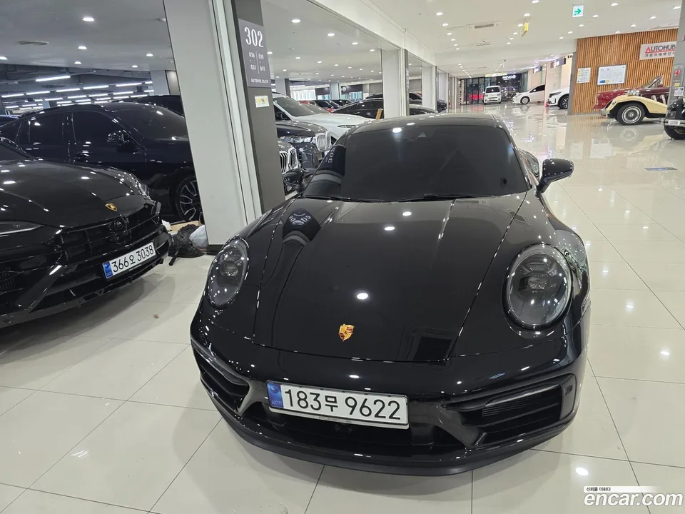 Porsche 911 (992) 4 GTS 2023 — миниатюра 3