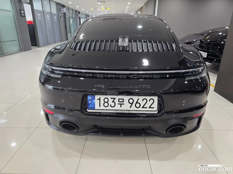 Porsche 911 (992) 4 GTS 2023 — миниатюра 4