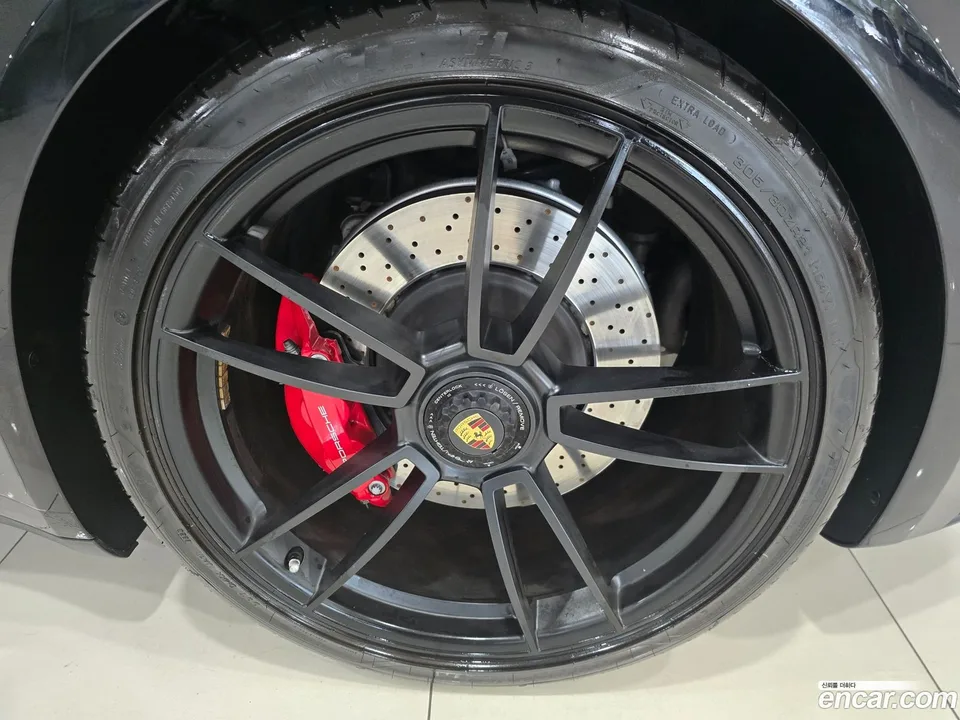 Porsche 911 (992) 4 GTS 2023 — миниатюра 5