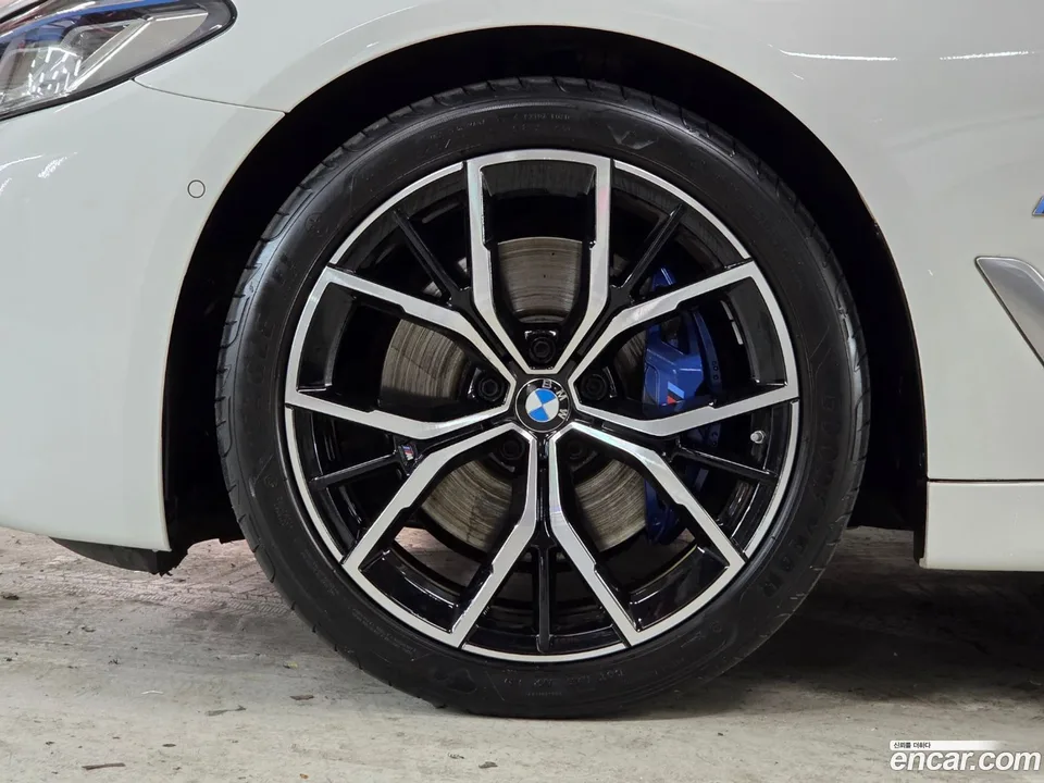 BMW 5 Series 530i xDrive M 2022 — миниатюра 2
