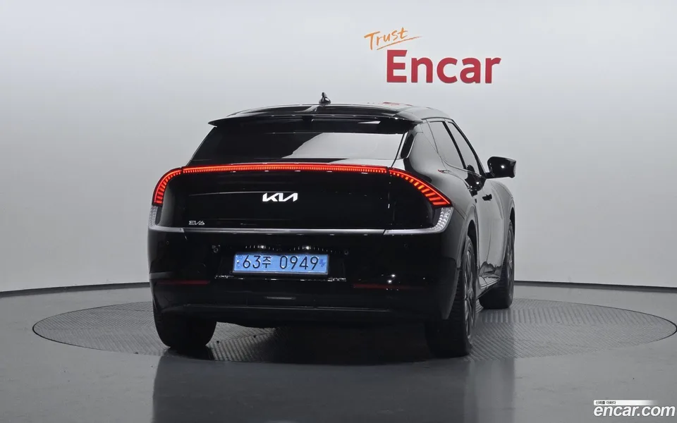 Kia EV6 2023 — миниатюра 4